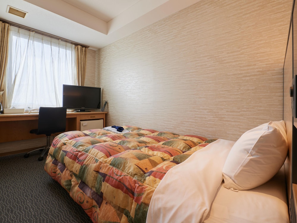 Gamagori Hotel 12/56