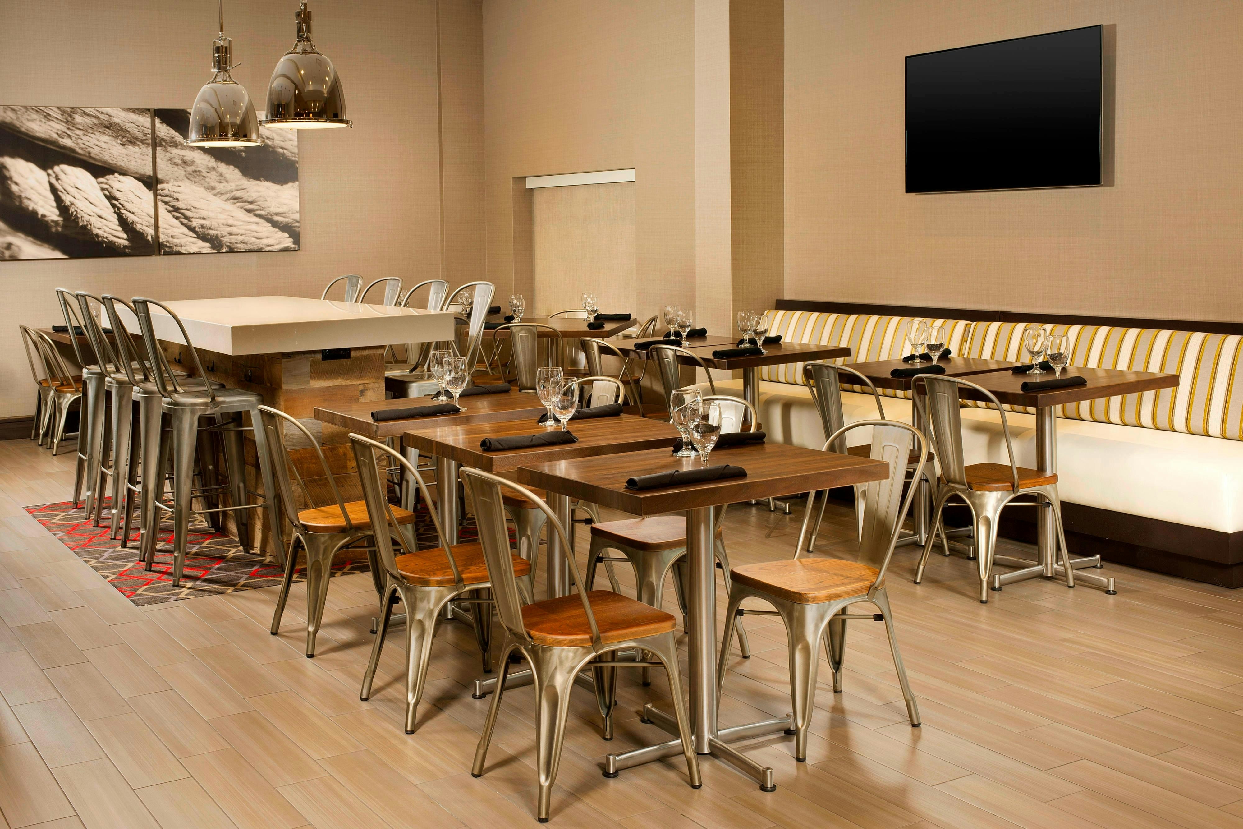 Four Points by Sheraton Jacksonville Beachfront 13/17