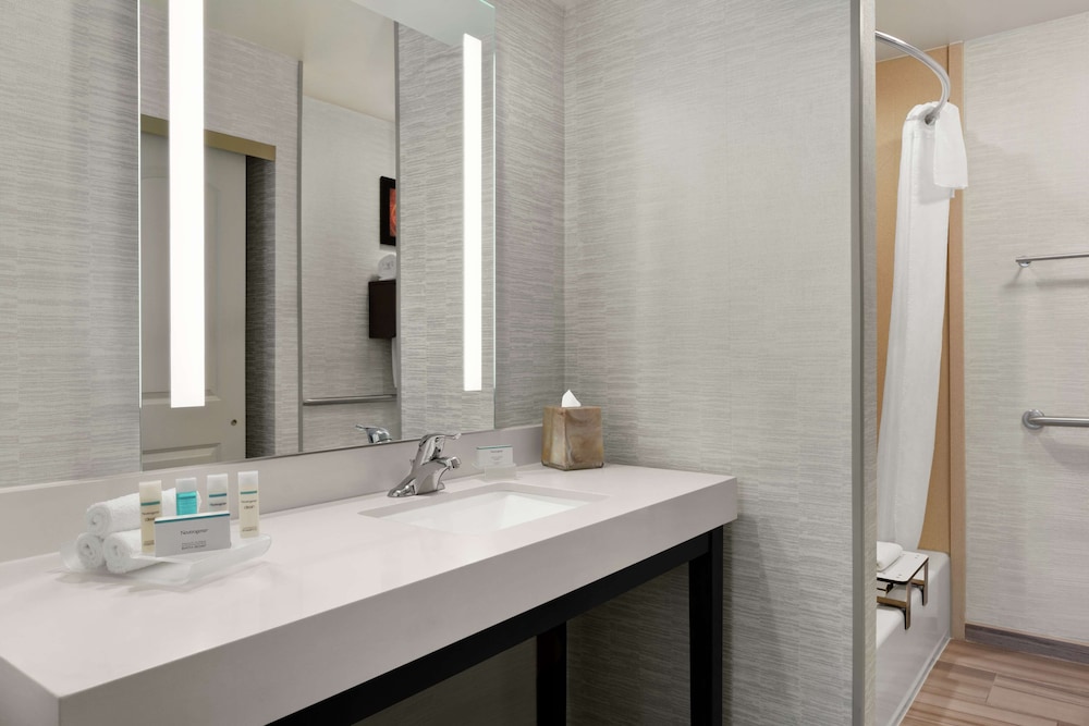 Homewood Suites Dallas Addison 16/37