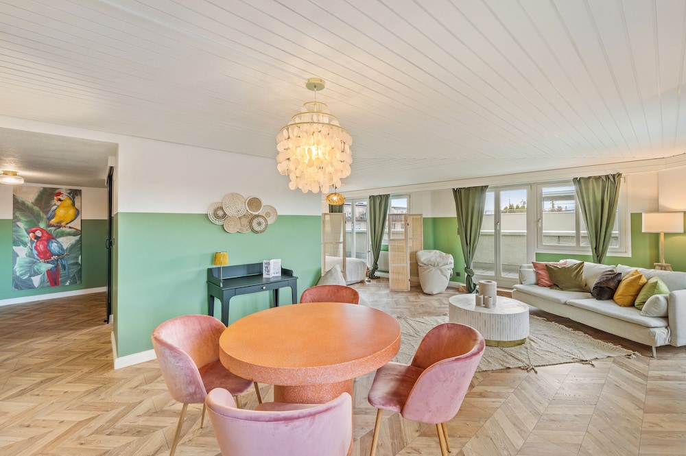 Becozy Self Check-in & Pop-up Hotel 42/52
