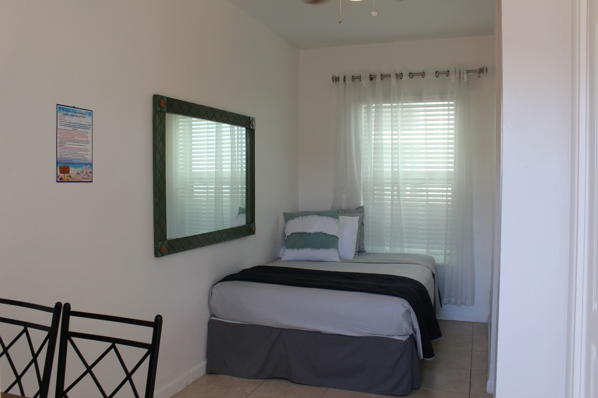 STUDIO, SINGLE BED, PARTIAL OCEAN VIEW
