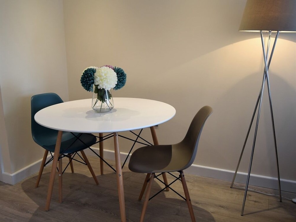 Morland House 18/50