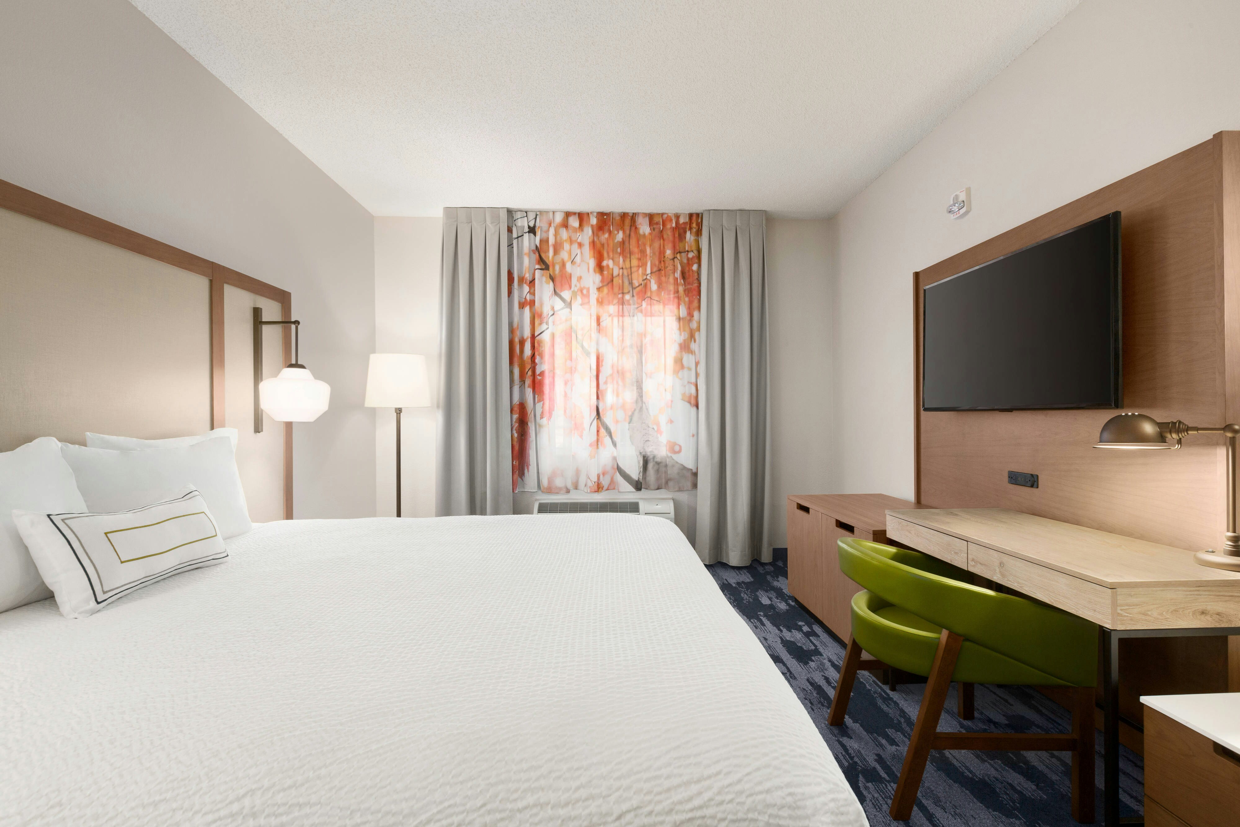 ROOM, KING BED