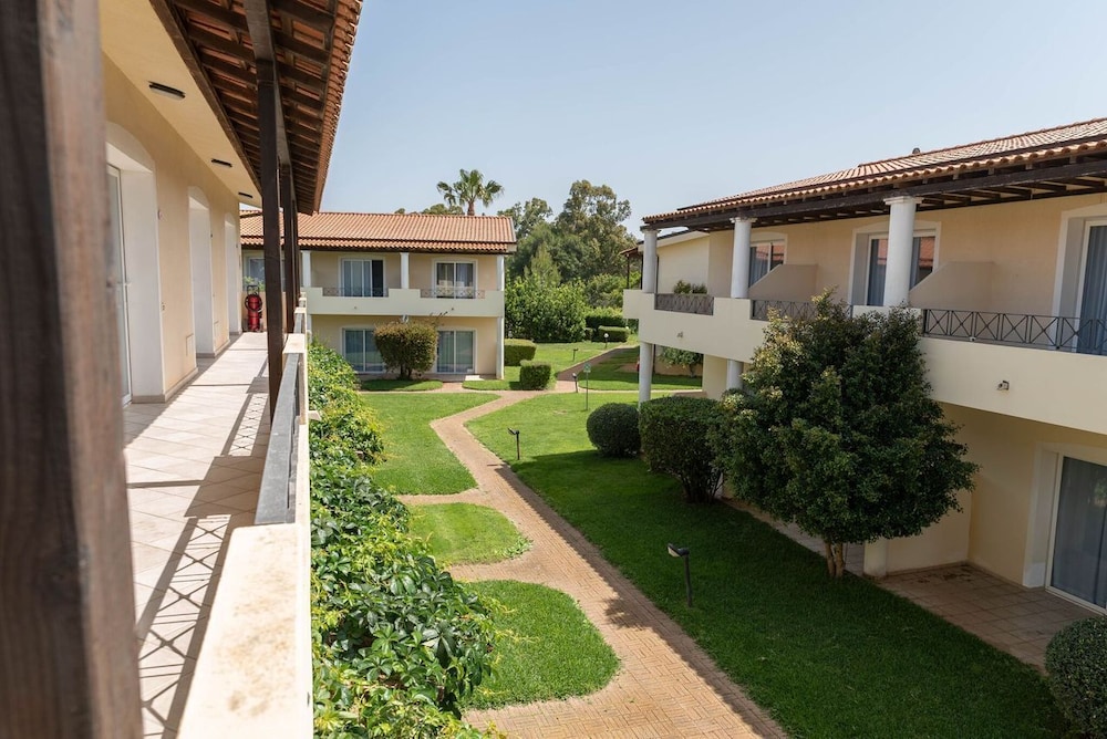 NICOTERA BEACH VILLAGE 55/66