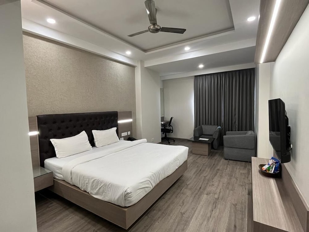 HOTEL RESIDENCY 16/47