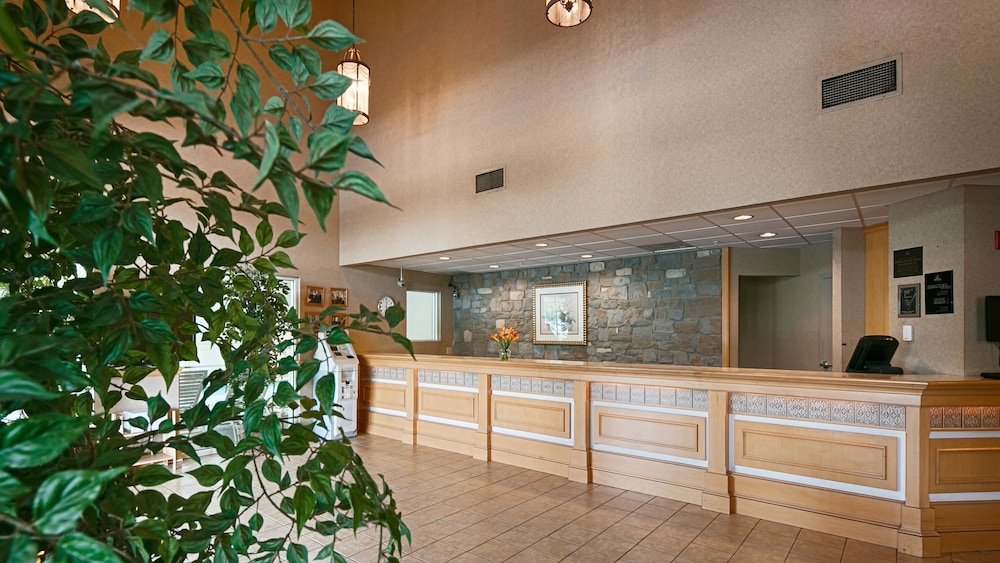 Best Western Plus Revere Inn & Suites 6/39