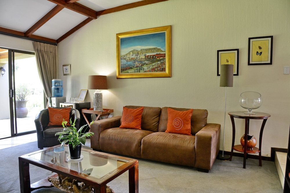 Sand River Guest House 24/50
