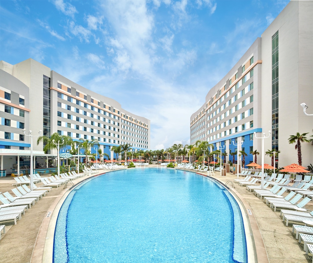 Universal's Endless Summer Resort - Surfside Inn and Suites 33/40
