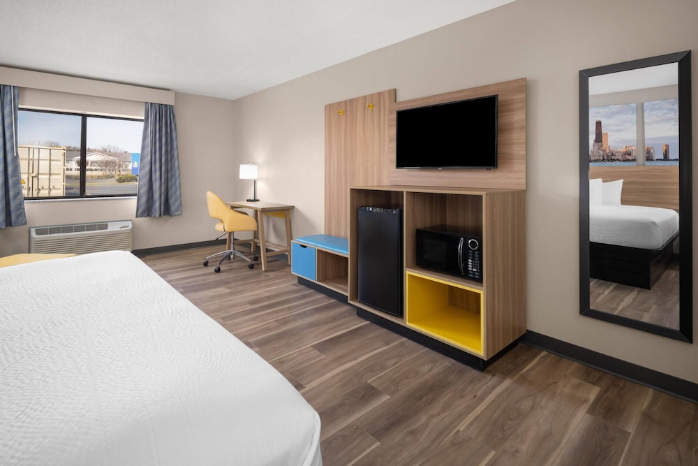 Deluxe, King Bed