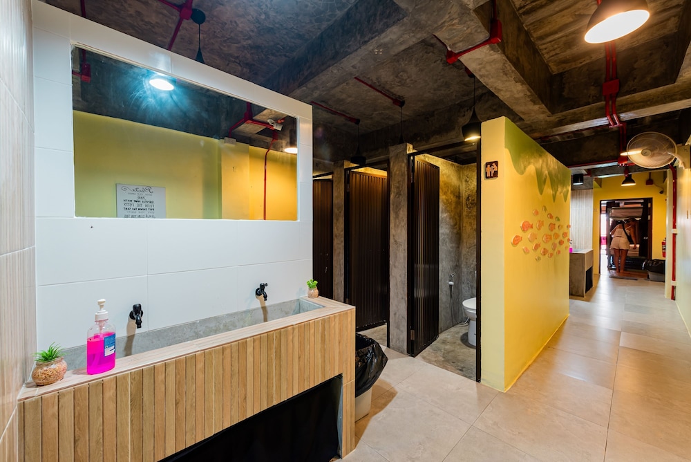 Sleeper Hostel 5/50