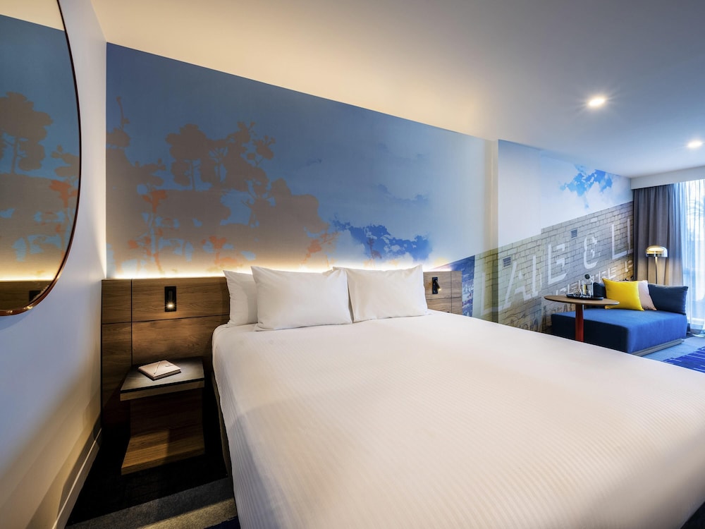 SUPERIOR, KING BED