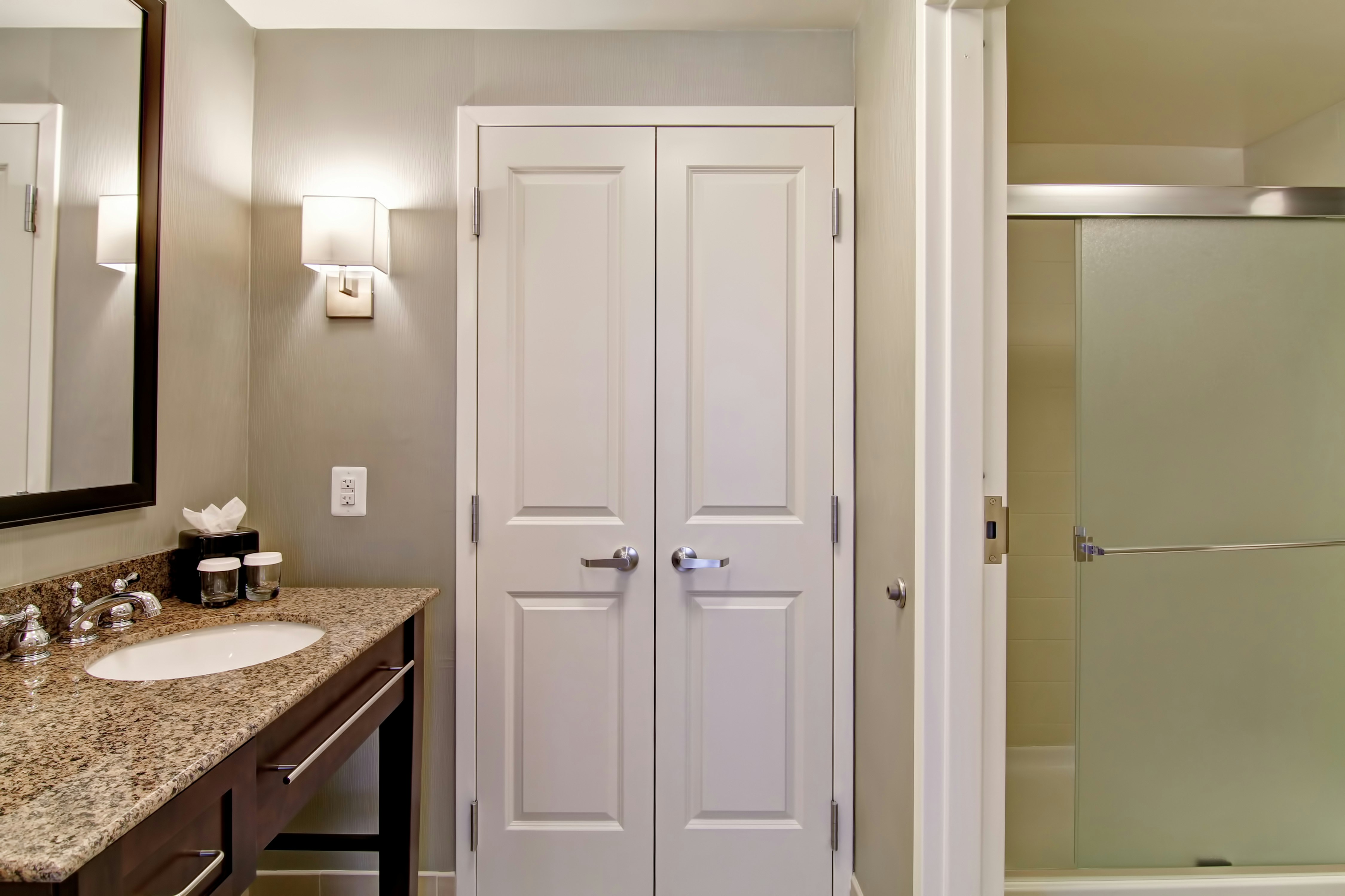 2 Bedrooms, Suite, 1 King or 2 Queen Beds, Accessible