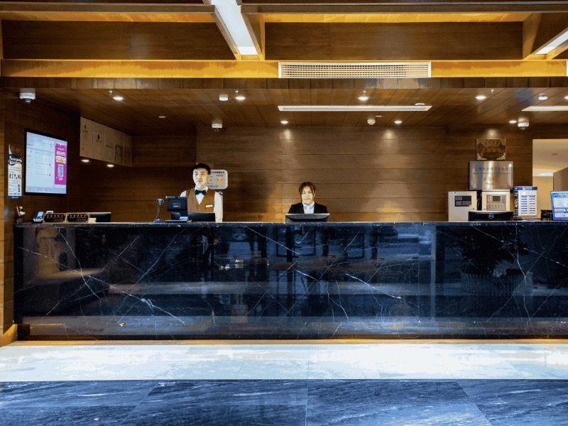Lobby at GYA Ningbo Xiangshan Shipu Hotel, NINGBO
