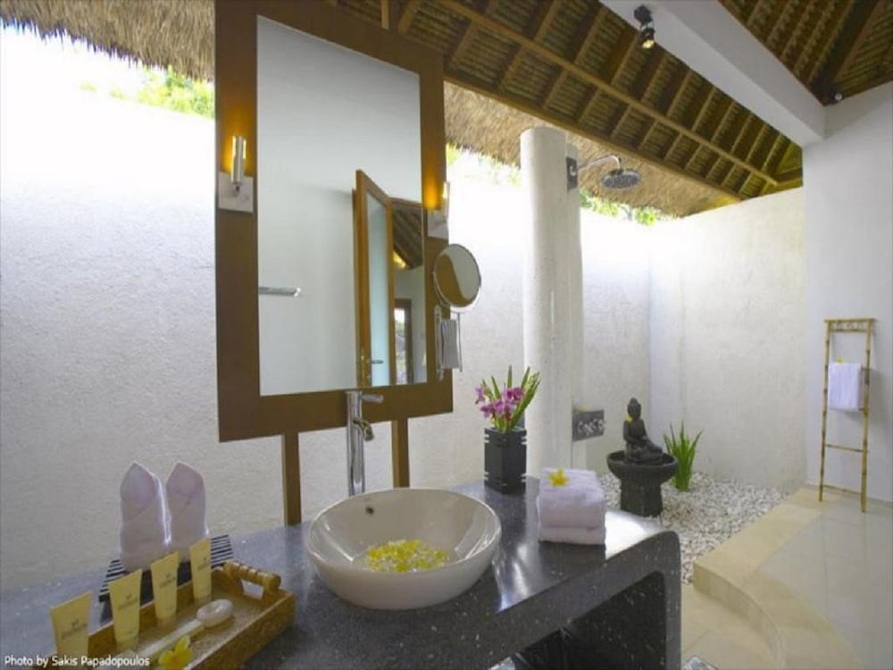 Siddhartha Ocean Front Resort Spa 48/50