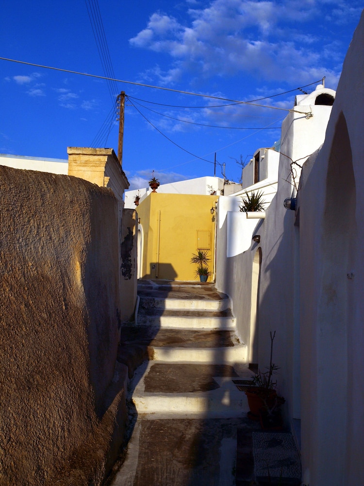 Santorini Caves 35/50