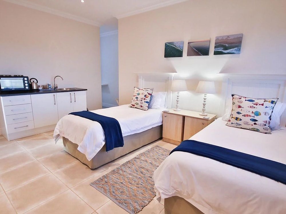 Jeffreys Bay Luxury Apartments 12/41