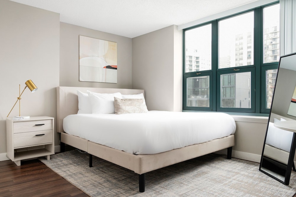 Kasa Chicago River North Apartments 13/50