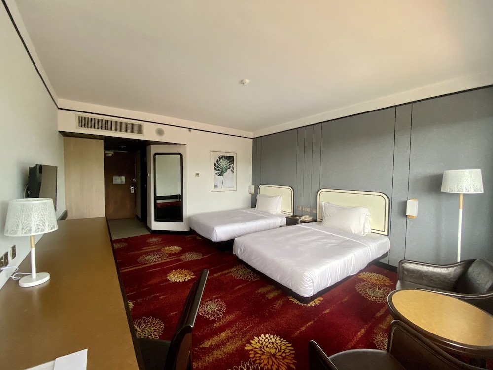SABAH HOTEL SANDAKAN 26/69