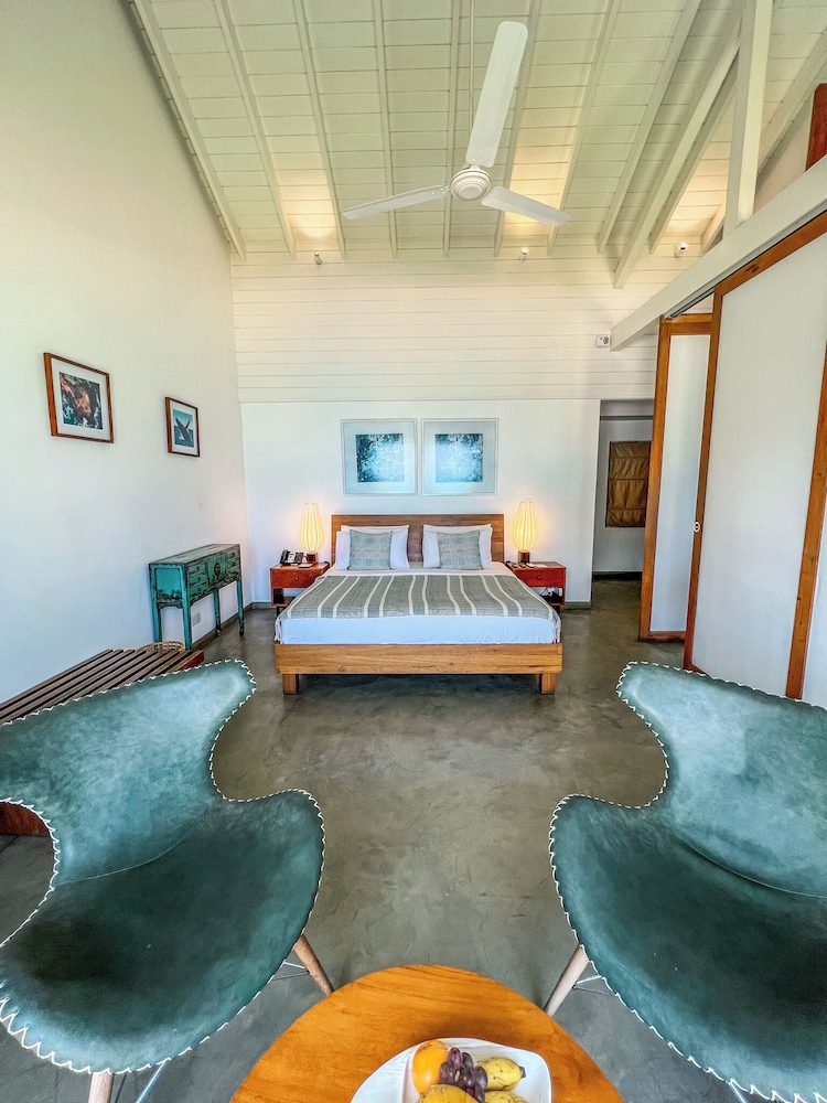 Ubuntu Beach Villas by Reveal 15/50