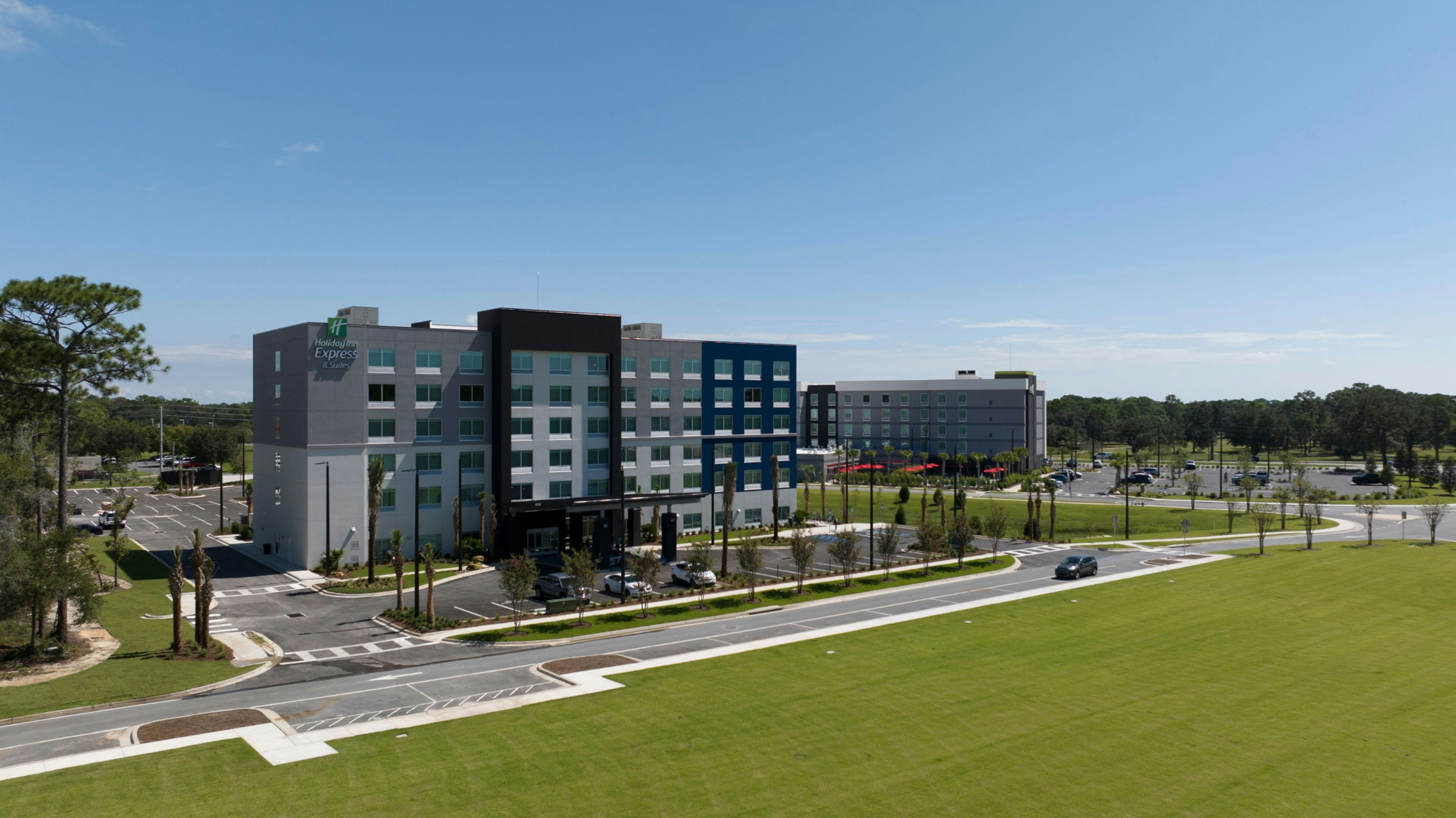Holiday Inn Express & Suites Fort Walton Beach - Eglin Area, an IHG Hotel 50/50