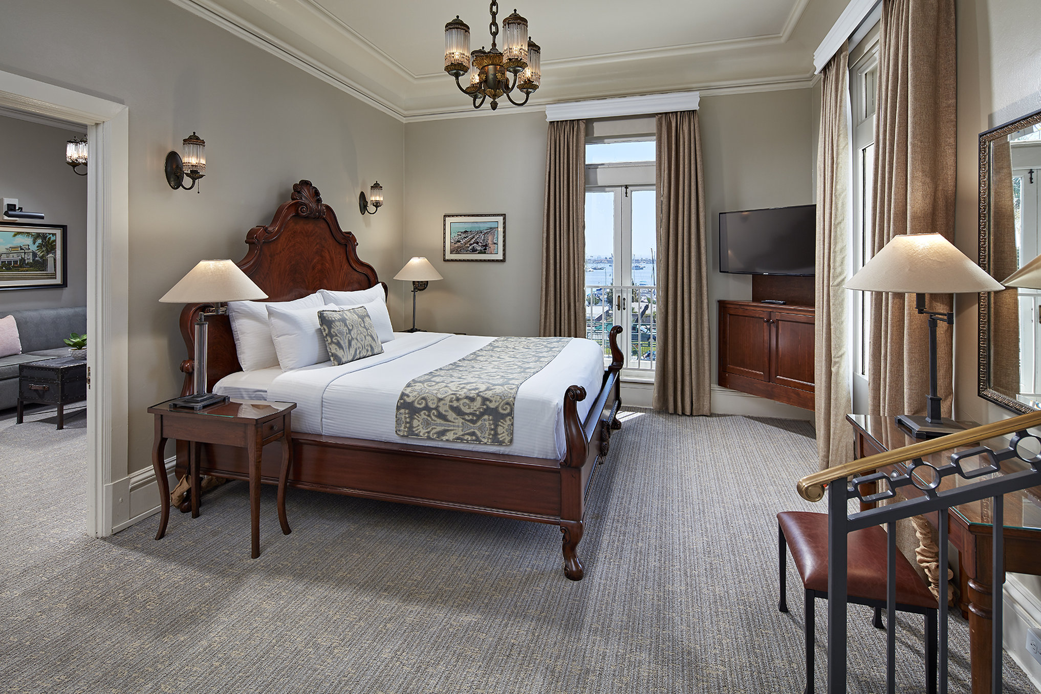 Glorietta Bay Inn 30/78