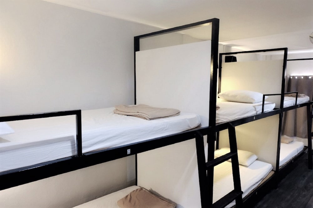 3howw Hostel Khaosan 44/46