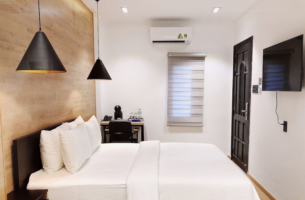 Chill Suites Saigon 8/27