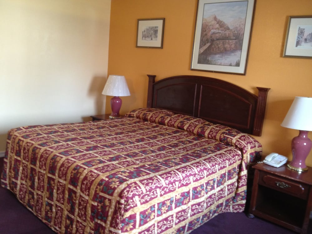 Budget Inn of America 8/65