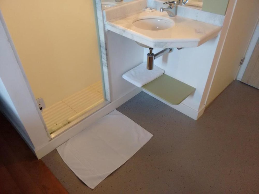 Ibis Budget Sertaozinho 58/61