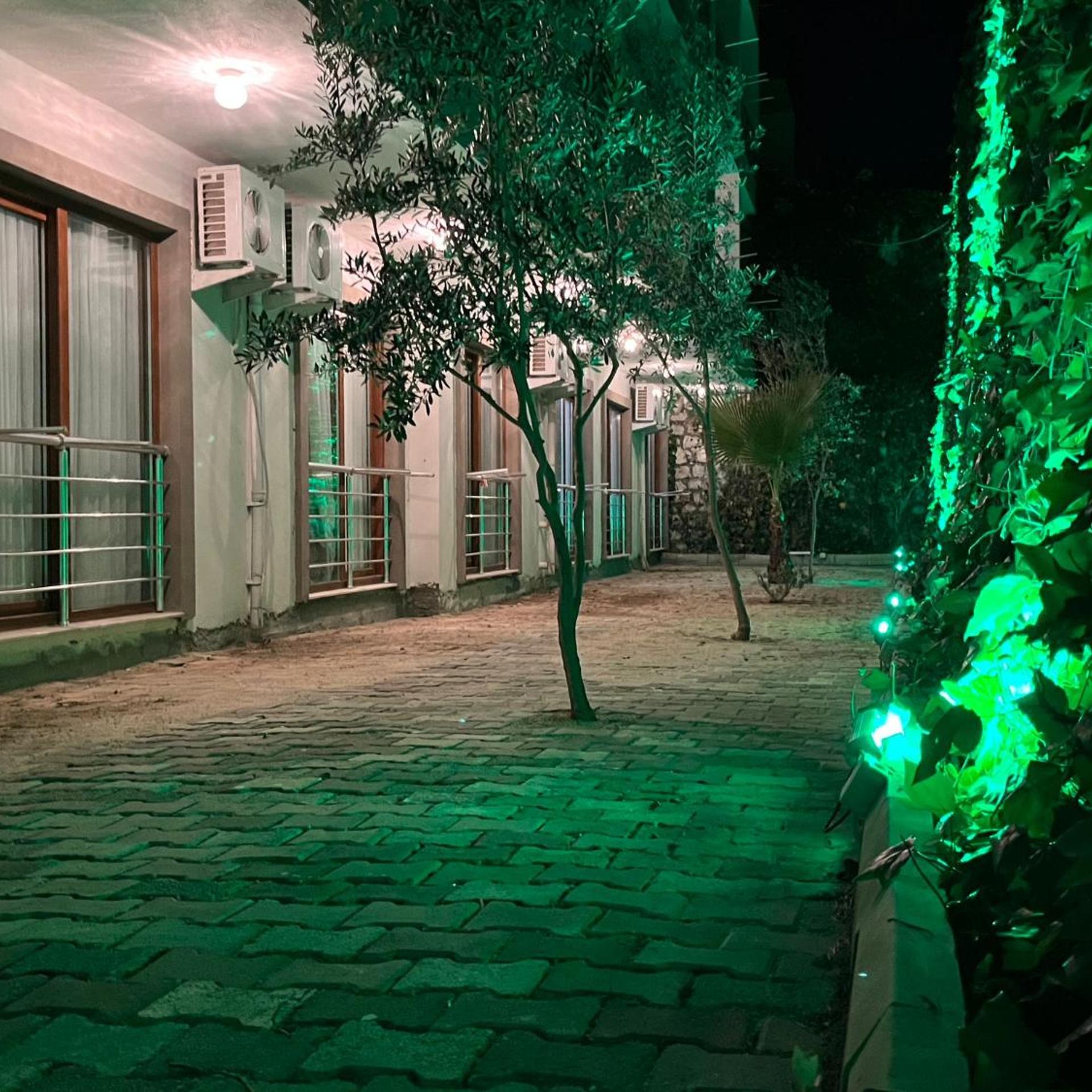 Bartu Otel Cesme 31/33