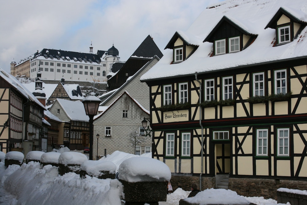 Hotel Zum Burgergarten 6/50