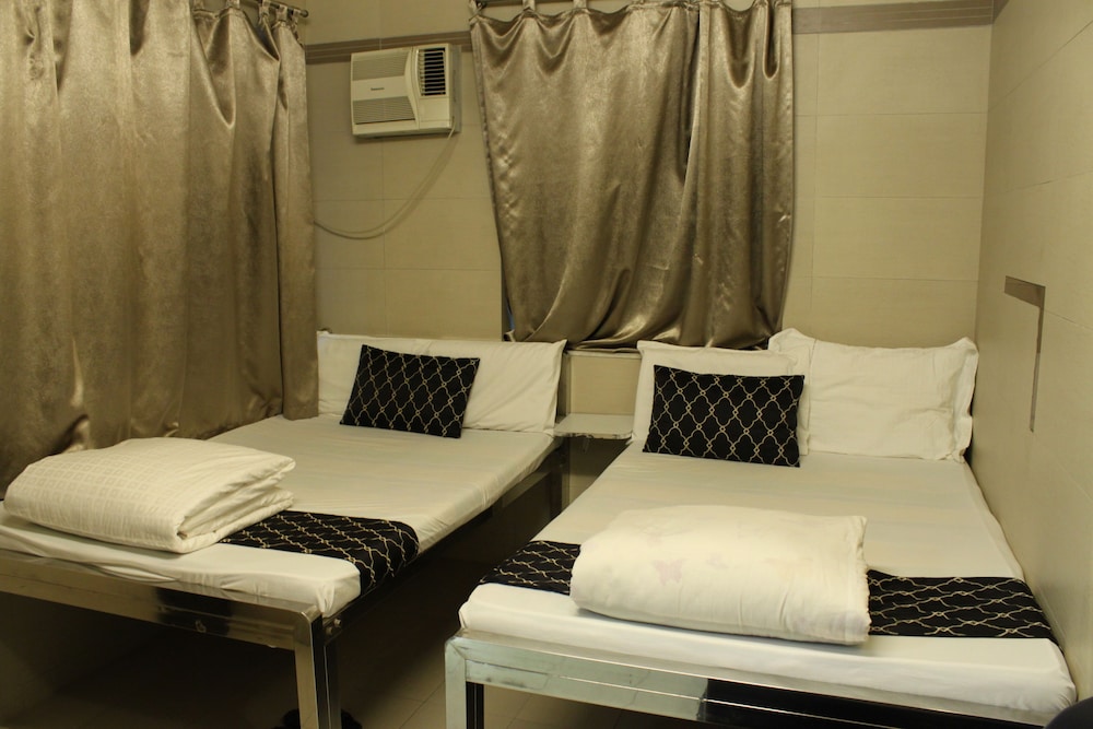 New Grand Guest House 15/30