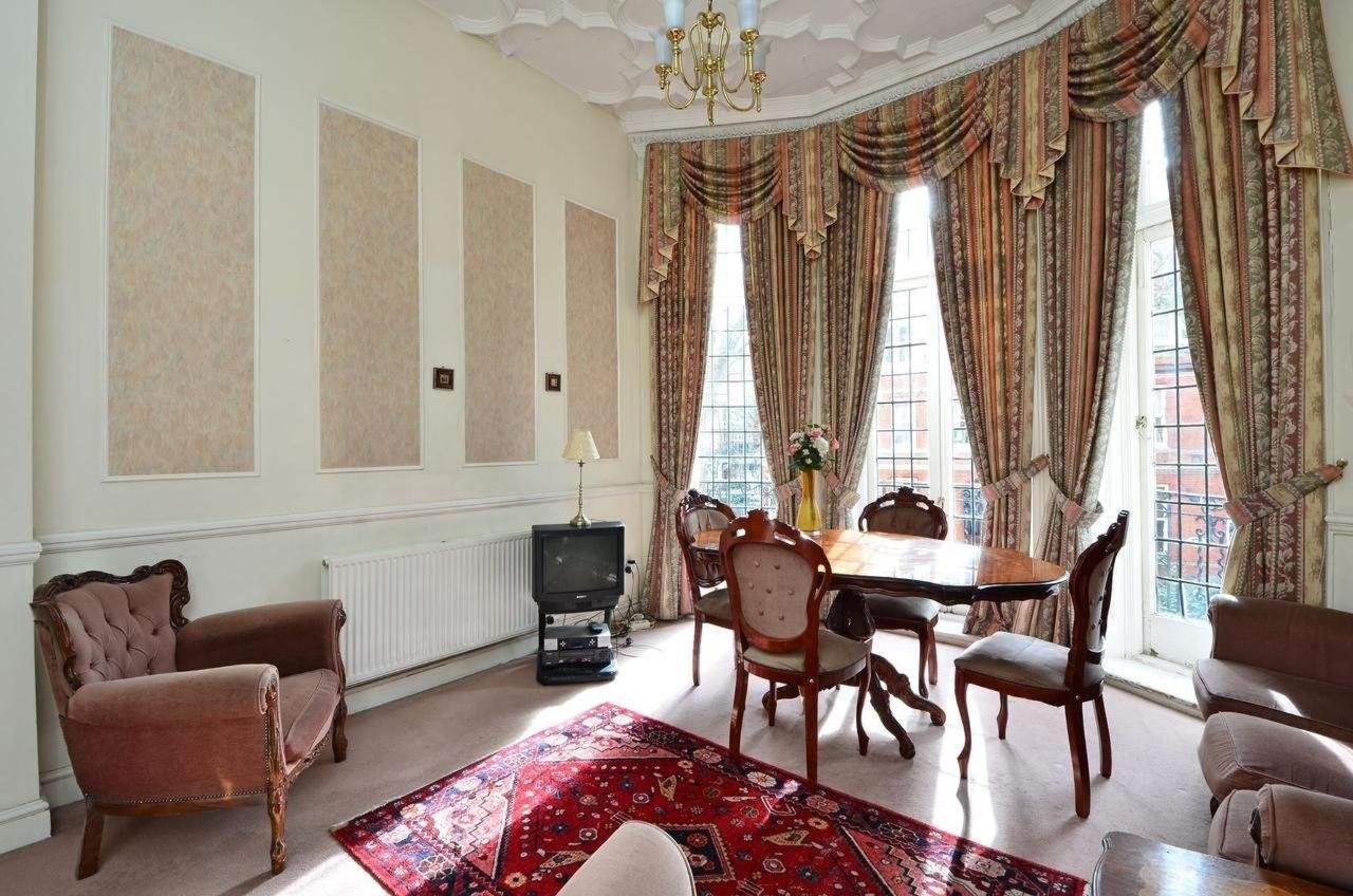 Kensington Court ApartHotel 14/23