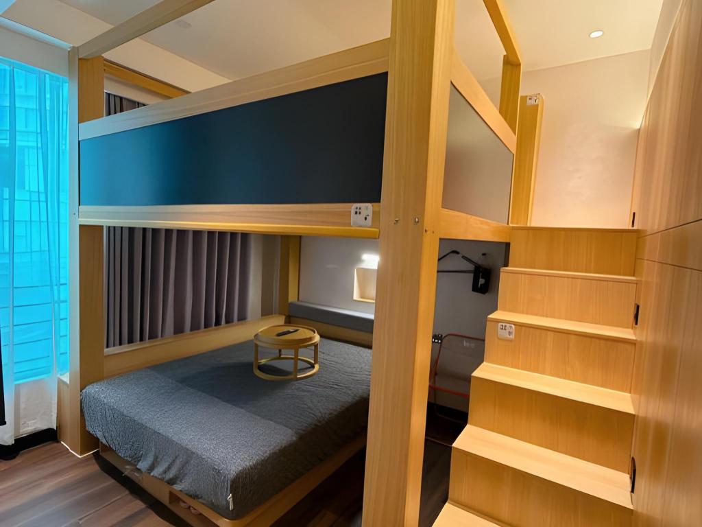 Loft, Double and Twin Beds, Harbour Bay Hotel 3/8