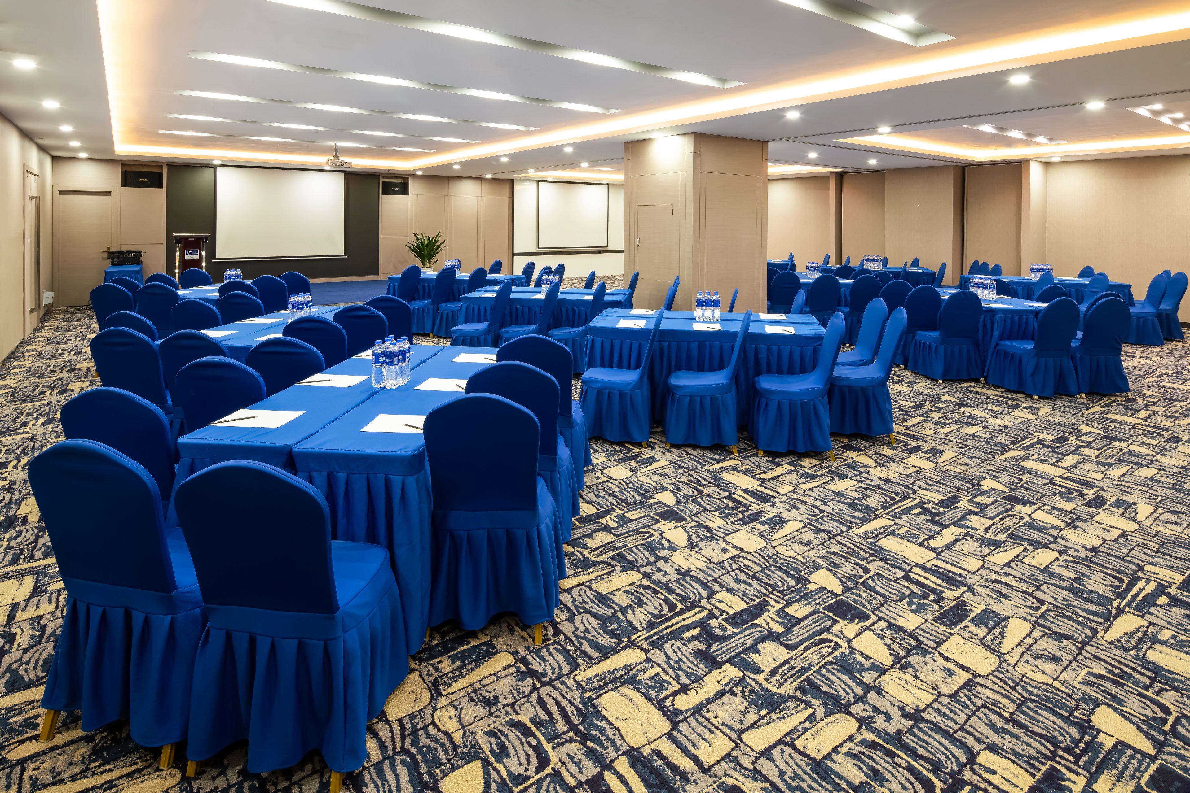 Holiday Inn Express SHENYANG NORTH STATION 26/36