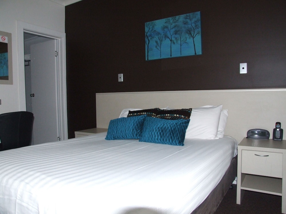 IBIS STYLES BROKEN HILL 20/48