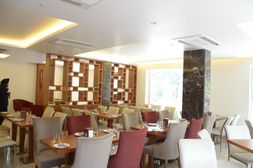 Hotel Connaught Royale 43/51