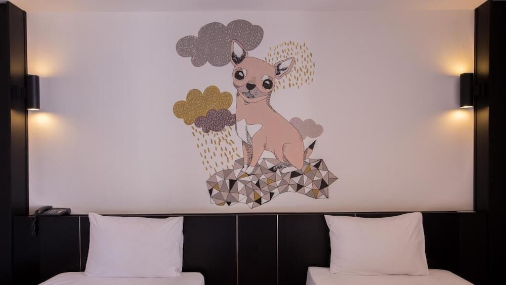 Pentahug Hotel 38/41