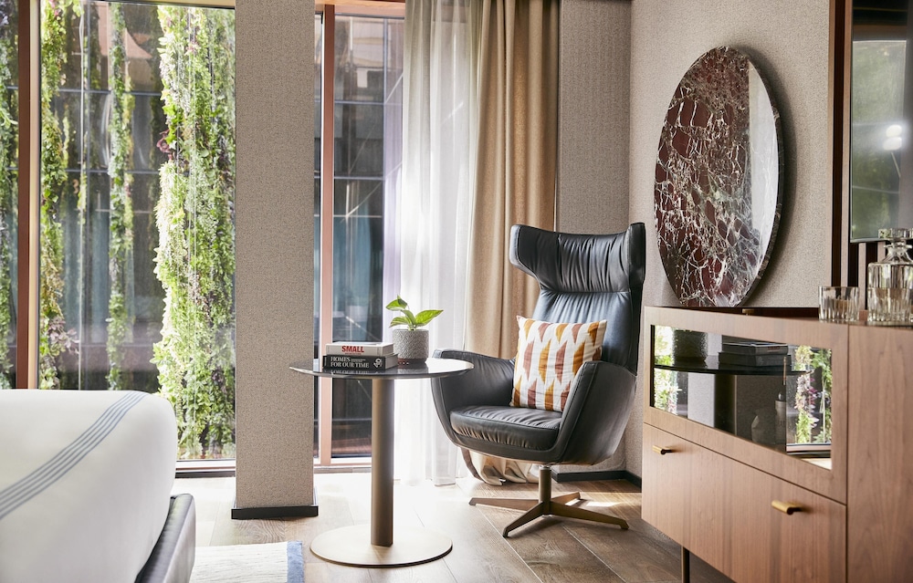 Hyatt Thompson Madrid 28/50