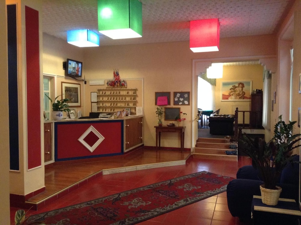 Hotel Iris Crillon 8/50