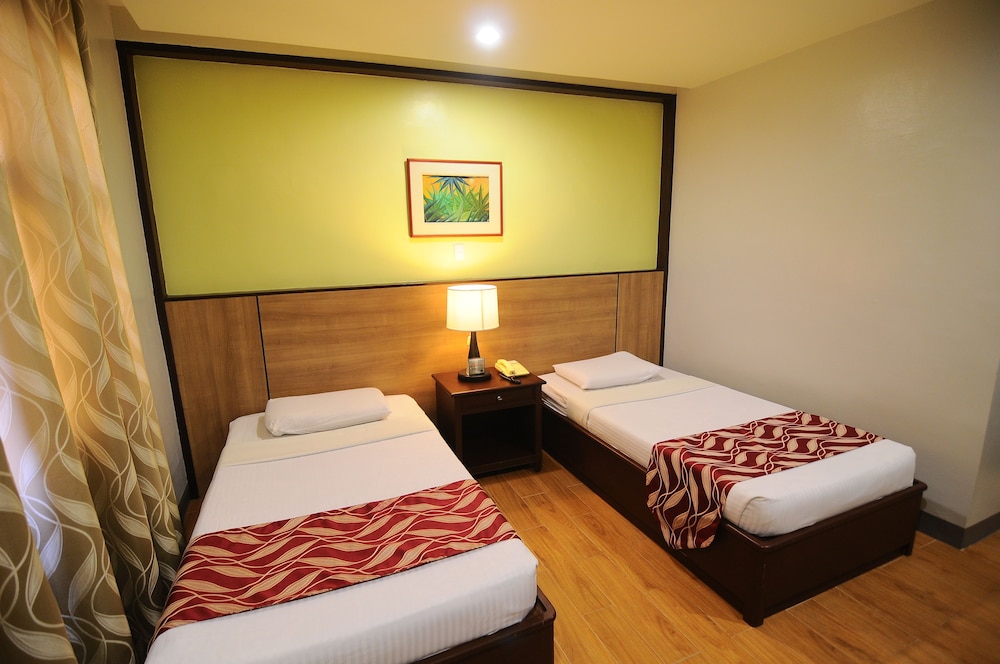DELUXE, TWIN BEDS
