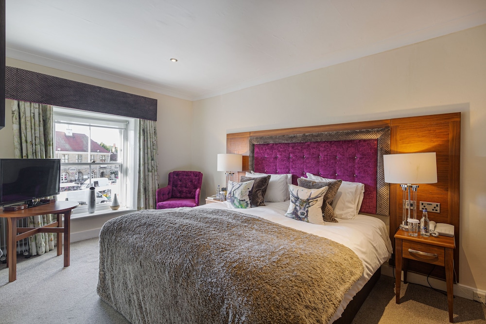 The Feathers Hotel 7/50