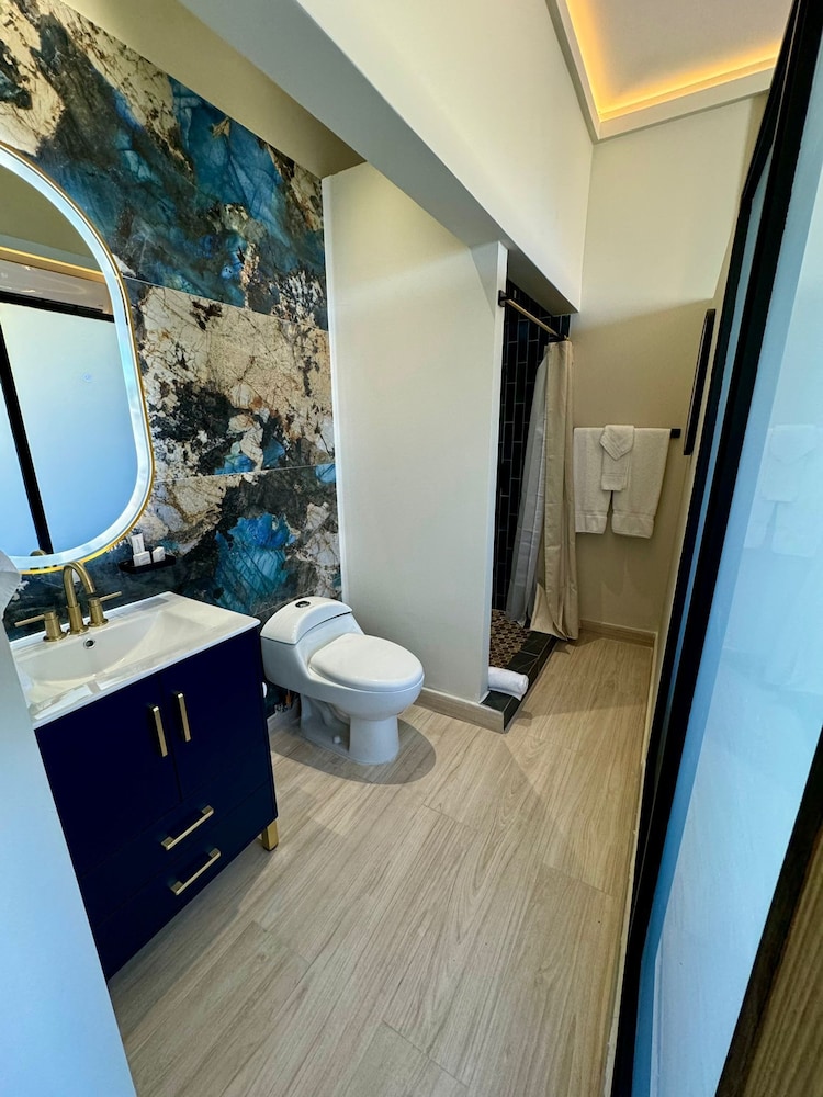 MetroArt Hotel 47/47