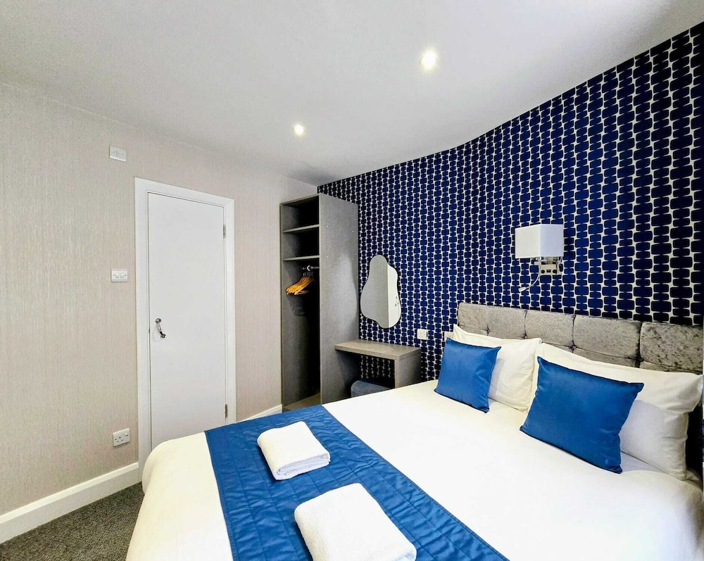 Semi Basement, Double Bed