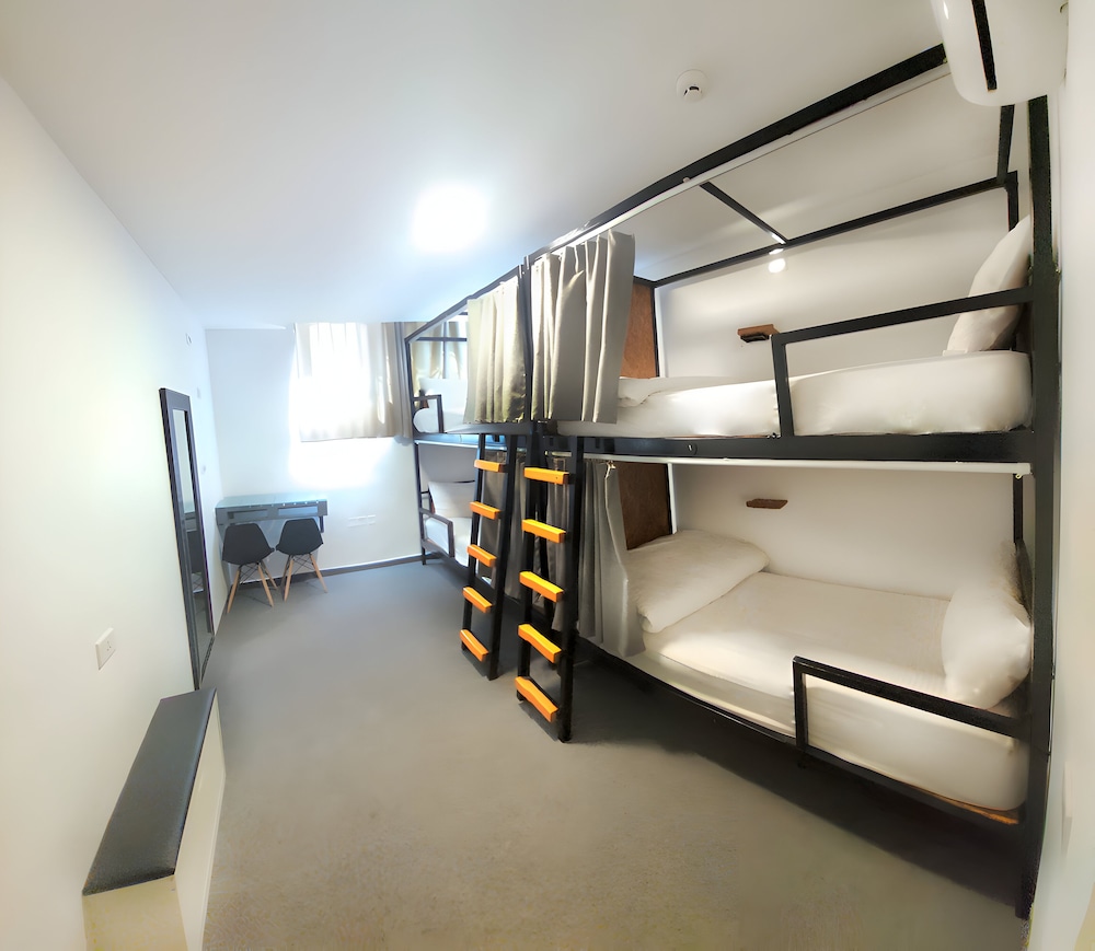 Nomads Hostel 10/34