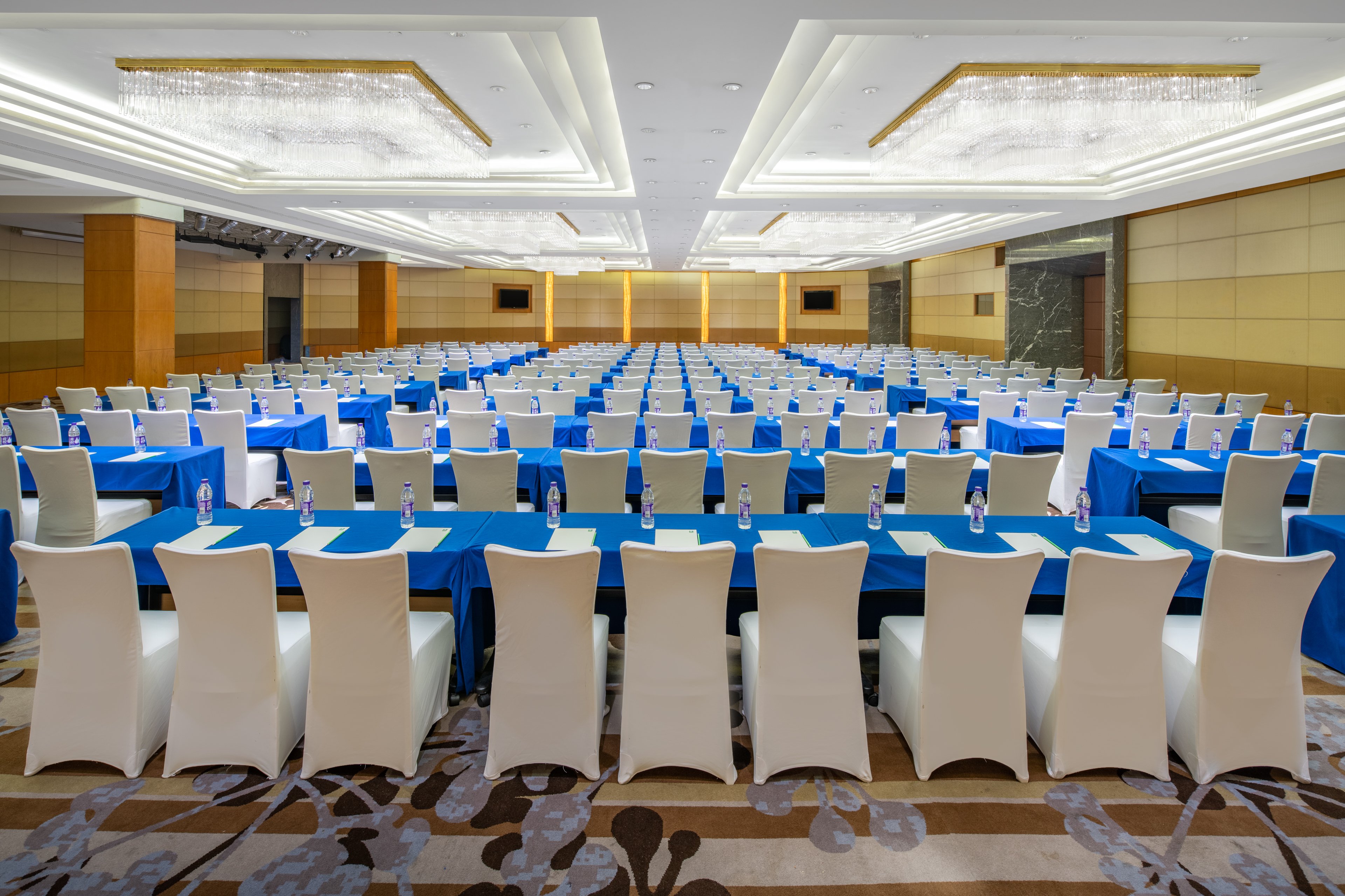 Holiday Inn Tianjin Riverside 65/79