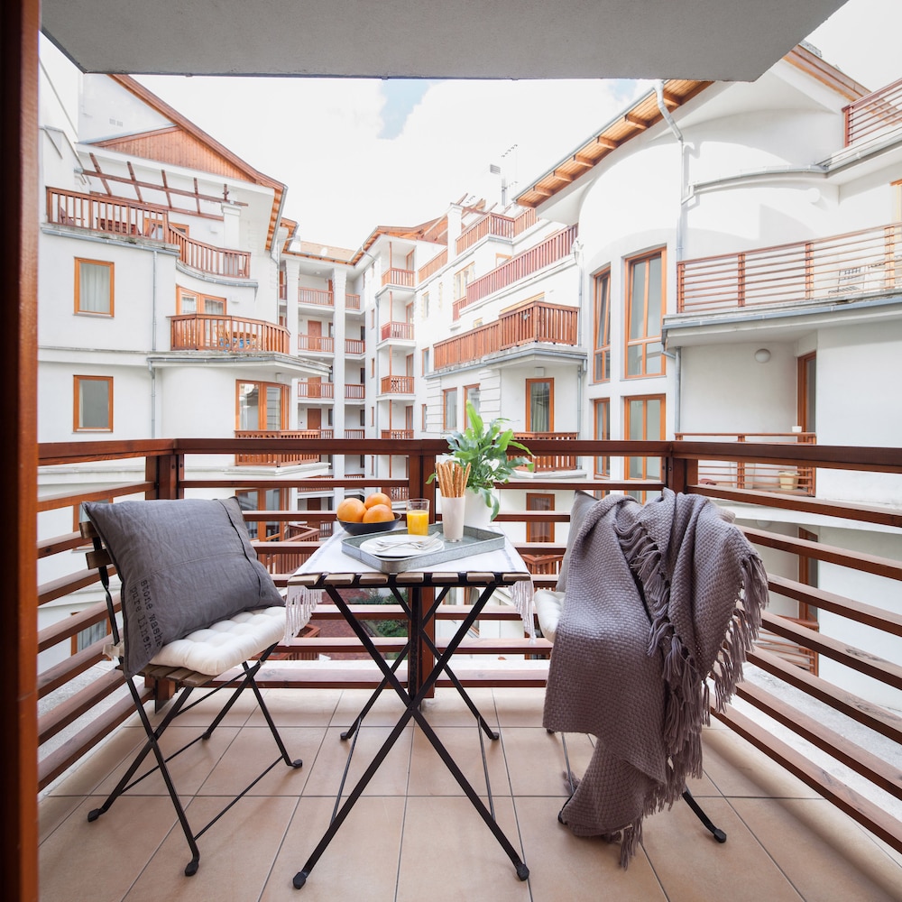 Lord Residence 48/58