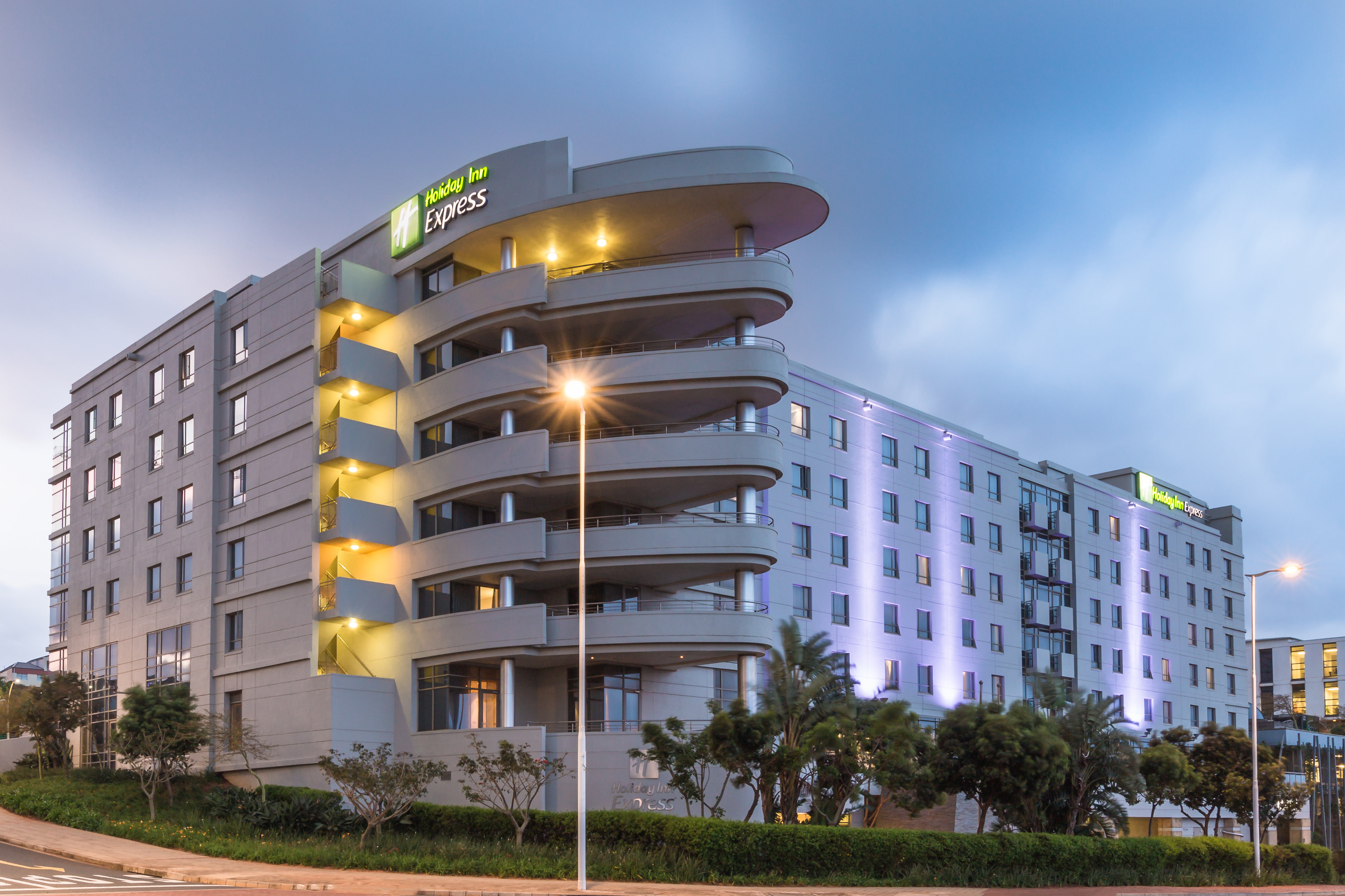 HOLIDAY INN EXPRESS DURBAN - UMHLANGA 6/83