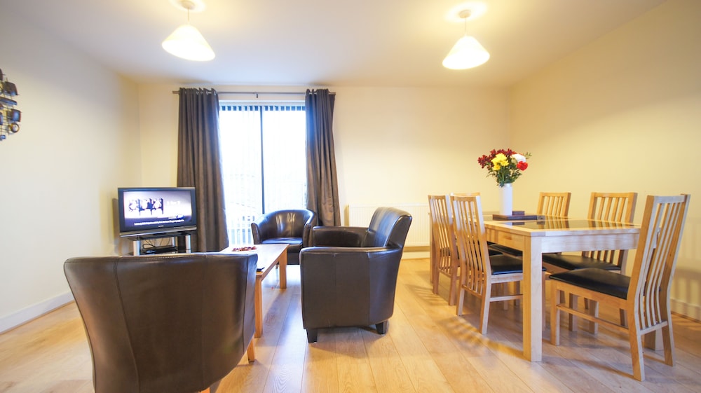 Crompton Court 28/38
