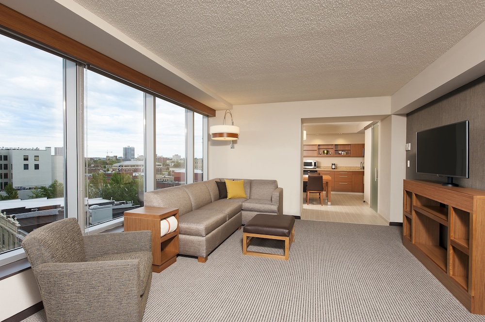 Hyatt Place Champaign-Urbana 39/58